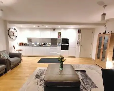 Canary Wharf Homestay
